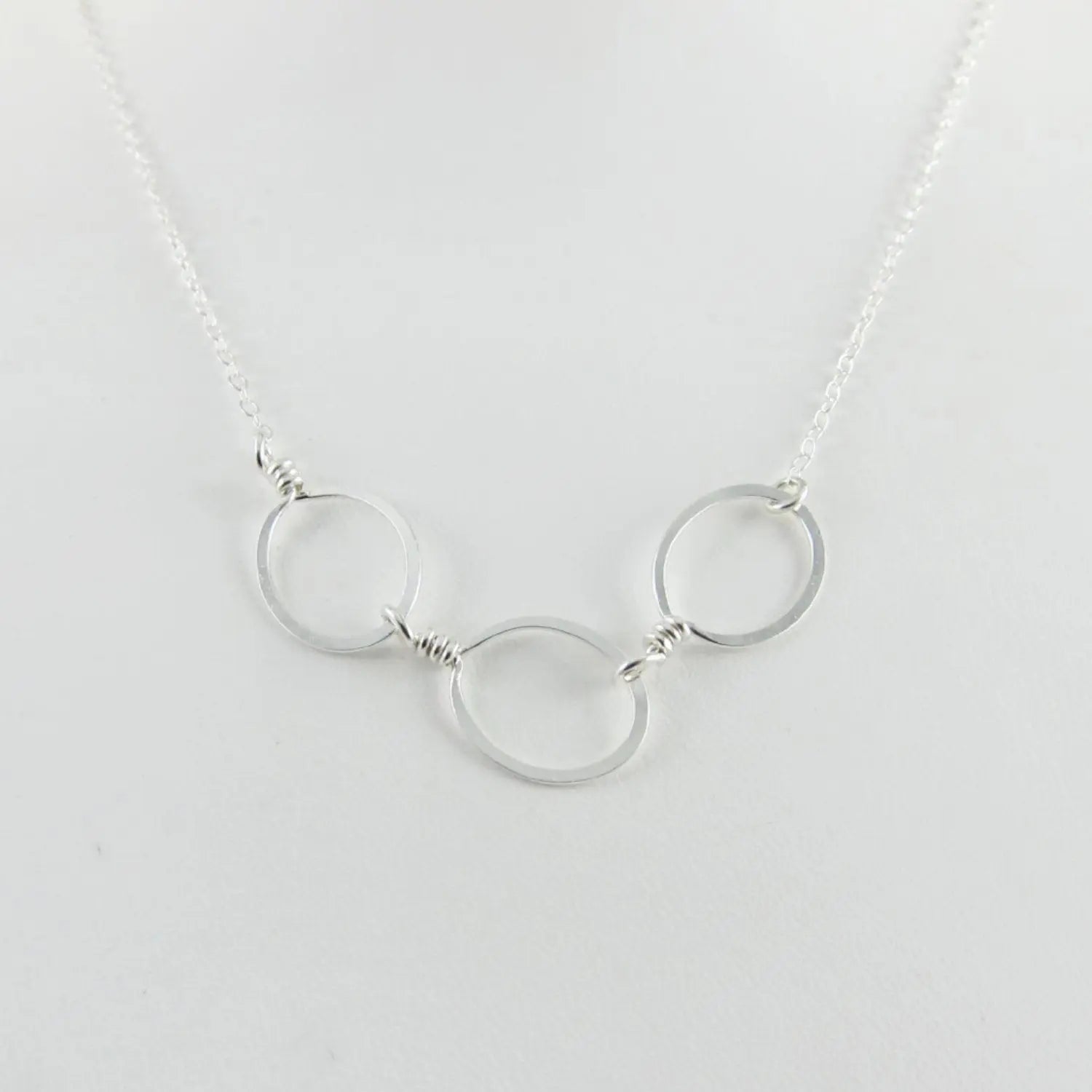 Forged 3 oval necklace